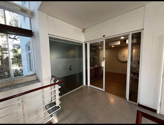 278M² OFFICE TO LET IN MOUILLE POINT